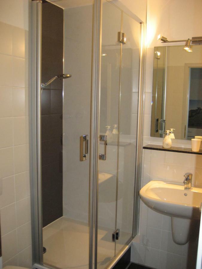 Hochwertiges Apartment im Grünen, zentral gelegen, ruhig, Balkon Hanóver Exterior foto