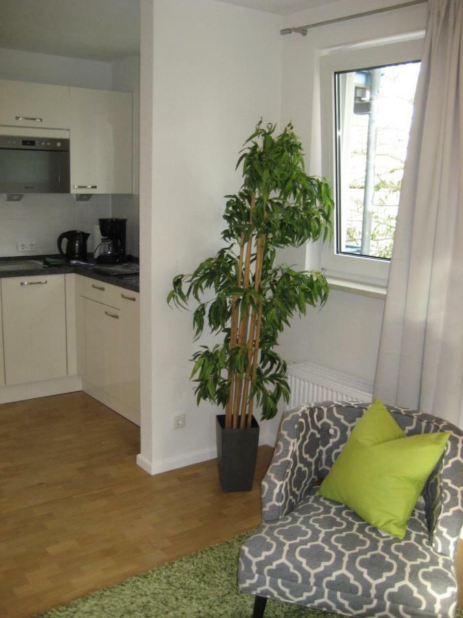 Hochwertiges Apartment im Grünen, zentral gelegen, ruhig, Balkon Hanóver Exterior foto